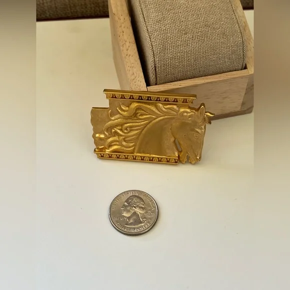 Vintage 1988 - JJ Gold Tone Horse Scarf Clip. - Picture 5 of 5